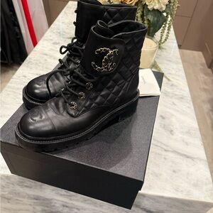 Chic Black Quilted Women's Boots